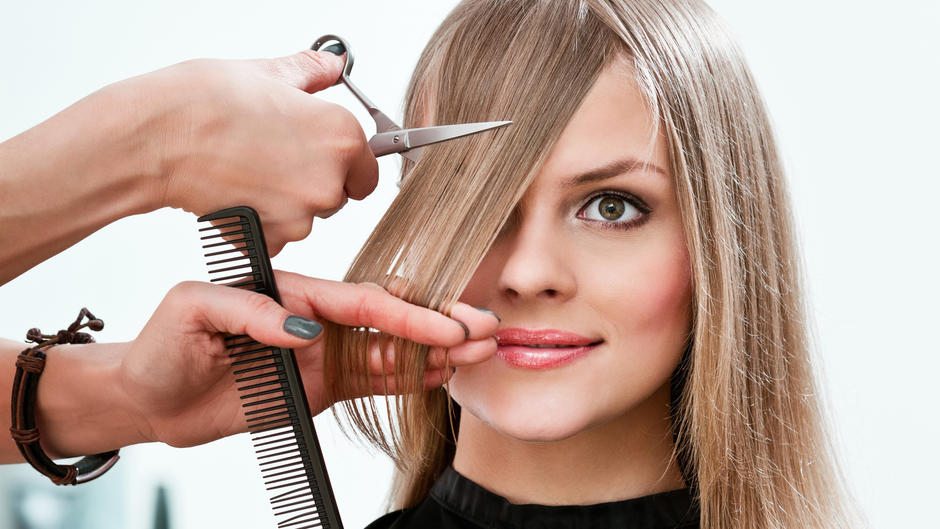 Diese Dinge sollten Sie beim Friseur NICHT sagen! Diese Dinge sollten Sie beim Friseur NICHT sagen!