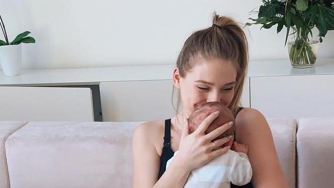 Bibi Heinicke zeigt zum ersten Mal ihr Baby Bibi Heinicke zeigt zum ersten Mal ihr Baby