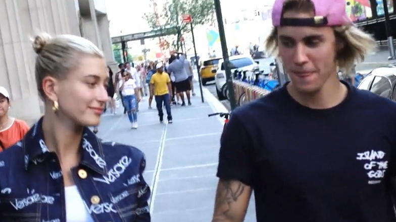 Hailey Baldwin wird offiziell "Mrs. Bieber" Hailey Baldwin wird offiziell "Mrs. Bieber"