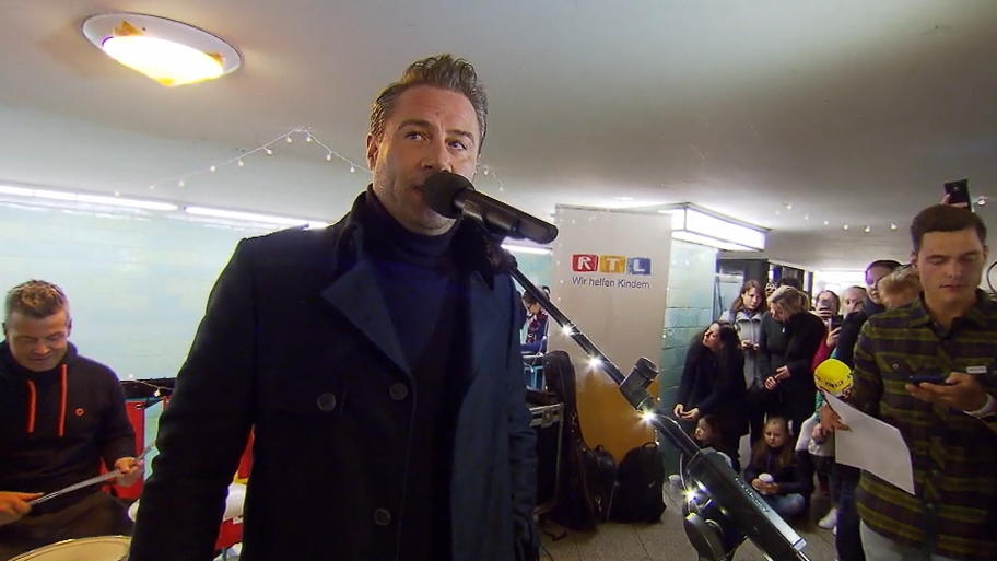 Sasha präsentiert seinen Spendenmarathon-Song 2018 Sasha präsentiert seinen Spendenmarathon-Song 2018