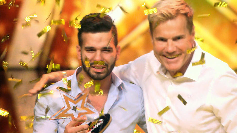 Goldener Buzzer für Sänger Lorenzo Sposato Goldener Buzzer für Sänger Lorenzo Sposato