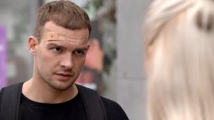 Chris geigt auch Sunny die Meinung Chris geigt auch Sunny die Meinung