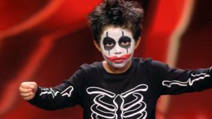 Der 5-jährige Noah zeigt einen Monsterauftritt Der 5-jährige Noah zeigt einen Monsterauftritt