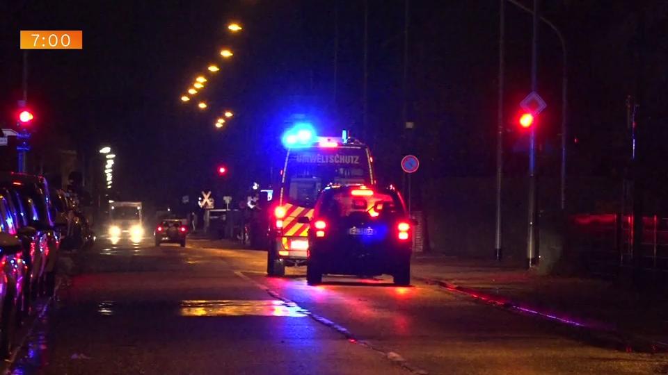 Feuerwehr warnt Anwohner nach Chemieunfall Feuerwehr warnt Anwohner nach Chemieunfall