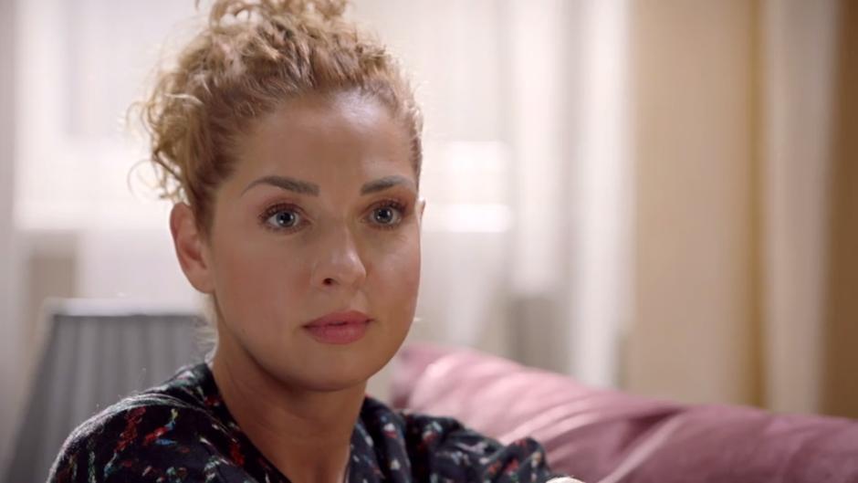 Was hat dieser Blick von Nina zu bedeuten? Was hat dieser Blick von Nina zu bedeuten?