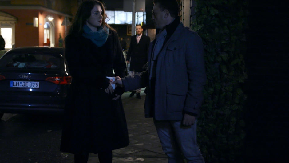 Saskia bereitet Jakobs Flucht vor Saskia bereitet Jakobs Flucht vor