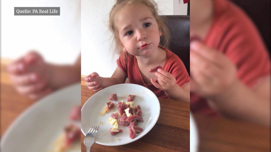 Mutter gibt Sohn fast nur Fleisch zu essen Mutter gibt Sohn fast nur Fleisch zu essen