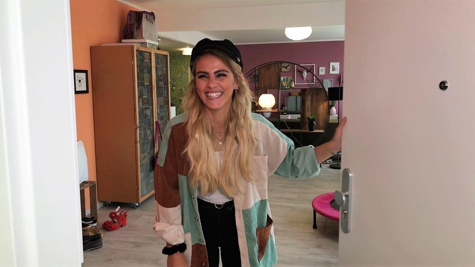 Schauspielerin Sarah Mangione zeigt uns das Set! Schauspielerin Sarah Mangione zeigt uns das Set!