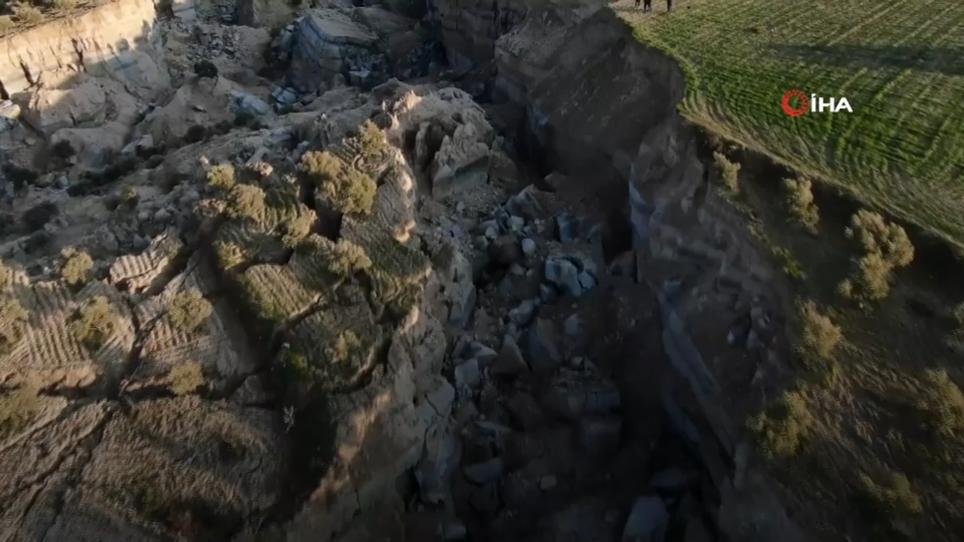 Drohnenbilder Zeigen Neuen Spalt Erdbeben Rei En Gigantische Schlucht