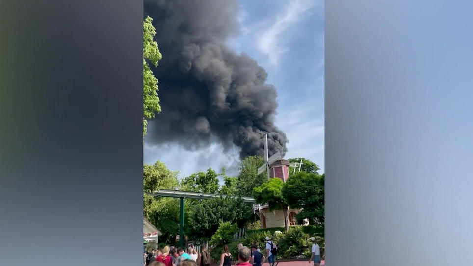 Brand Im Freizeitpark Feuer Im Europa Park Rust Ausgebrochen Rtl De