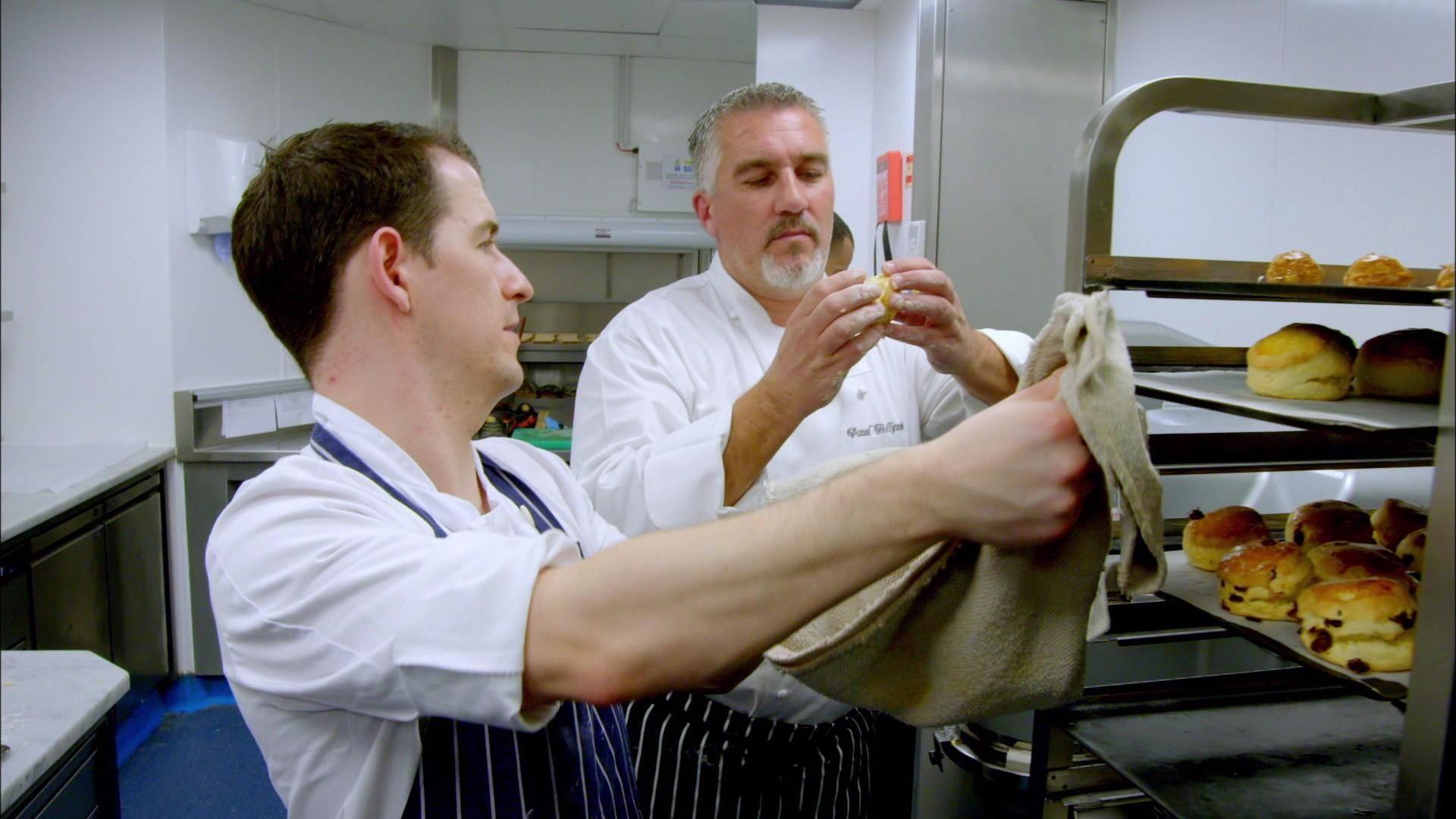 Mit Gebäck im Gepäck - um die Welt mit Paul Hollywood