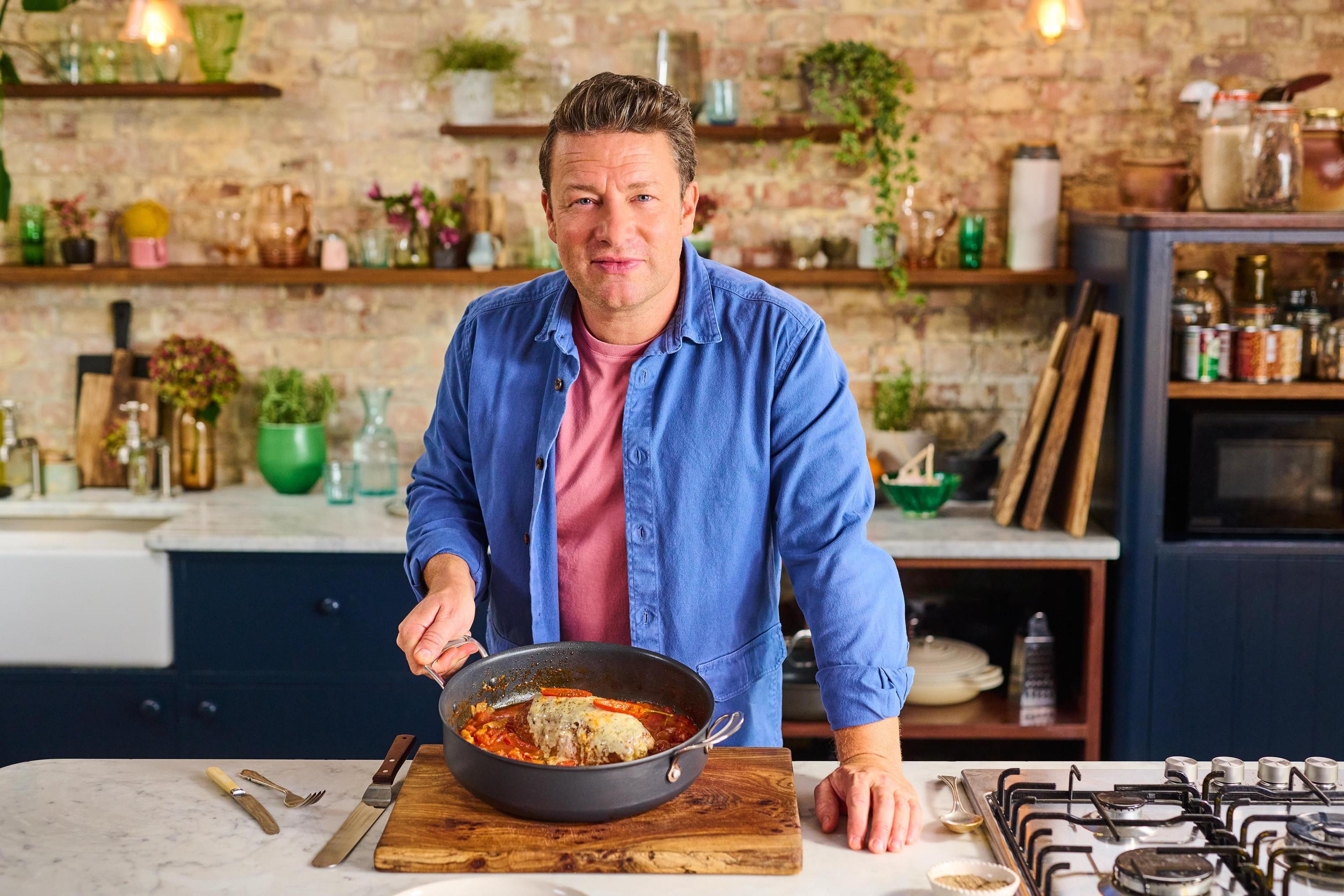 Jamie Oliver - günstig genießen - Süßkartoffel-Curry und 50/50-Bolognese