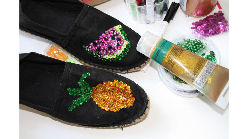 schuhe mit faeden selber dekorieren, espadrilles fruchtig aufpeppen: sommerschuhe im angesagten fruit, Design ideen