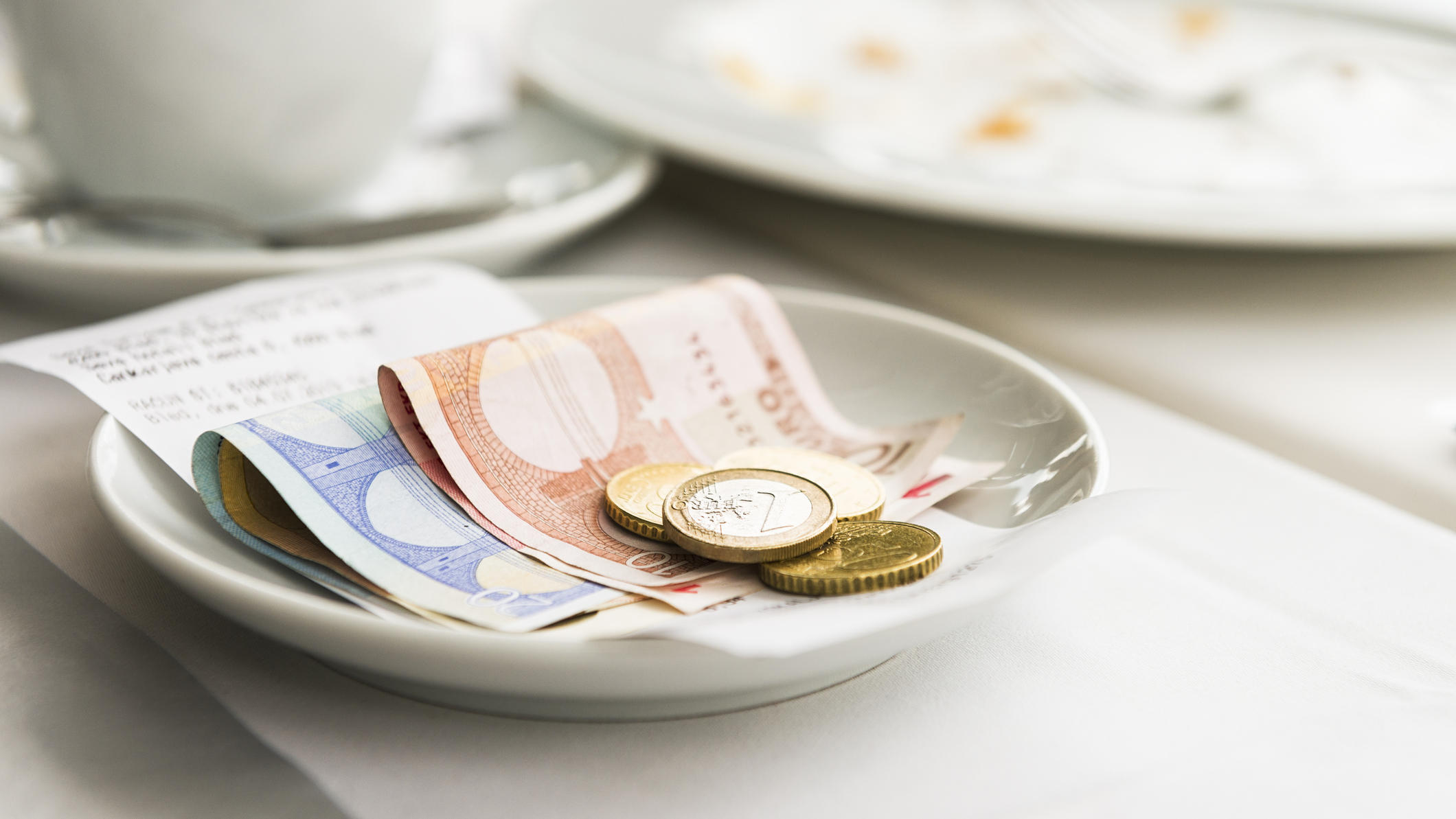 Angestellte packen aus Das passiert mit dem Trinkgeld wirklich
