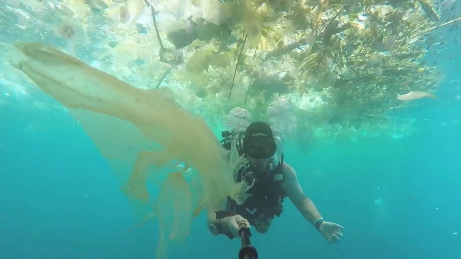 Zu viel Plastik im Meer  Erschreckende Aufnahmen aus Bali