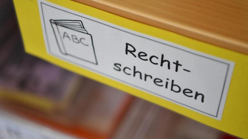 Lehrer Sorgen Sich Ums Schreibenlernen In Der Grundschule