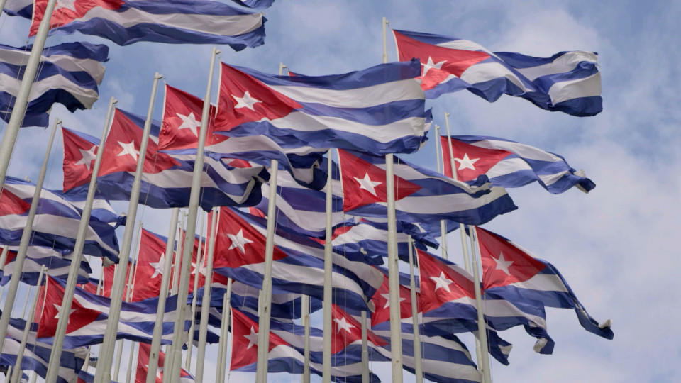 Kubanische Flaggen im Wind