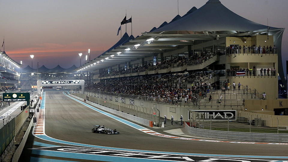 Lewis Hamilton beim Grand Prix von Abu Dhabi auf dem Yas Marina Circuit 