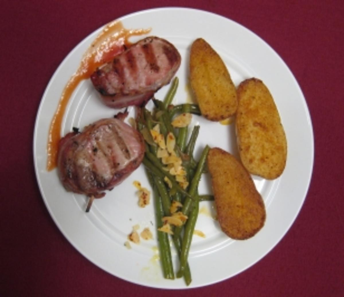 Schweinelende in Speck gewickelt mit Knoblauch-Parmesan-Kartoffeln