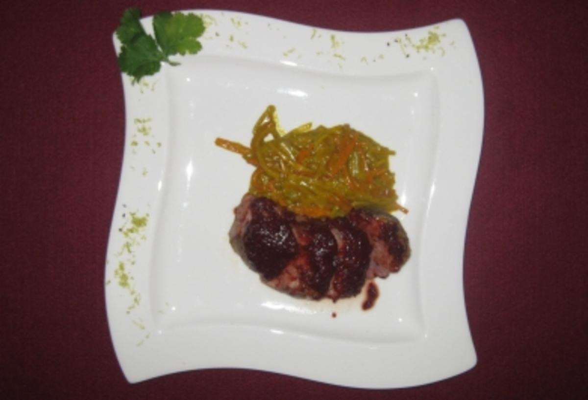 Entenbrust mit Tandoori-Haube auf Karotten-Kohlrabi-Curry