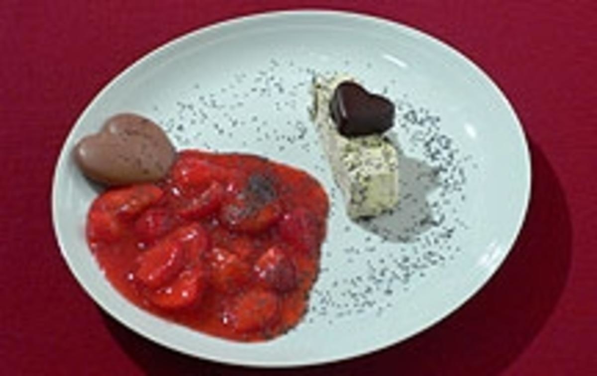 Mohnparfait mit beschwipsten Erdbeeren