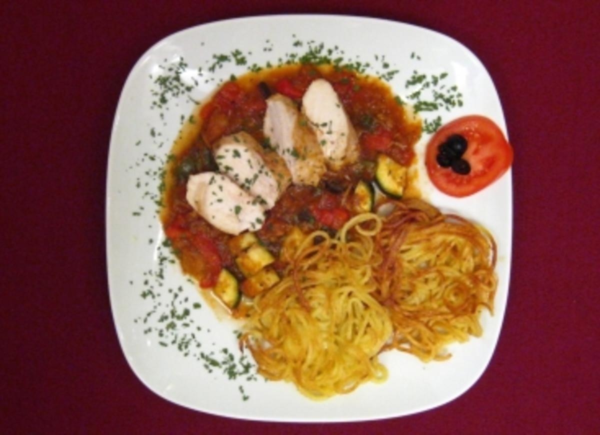 Spanisches Hähnchen mit Kartoffelnest