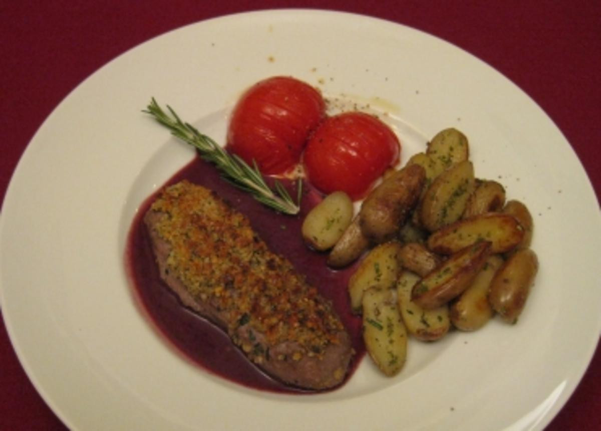 Lammfilet mit Walnusskruste an Rosmarinkartoffeln