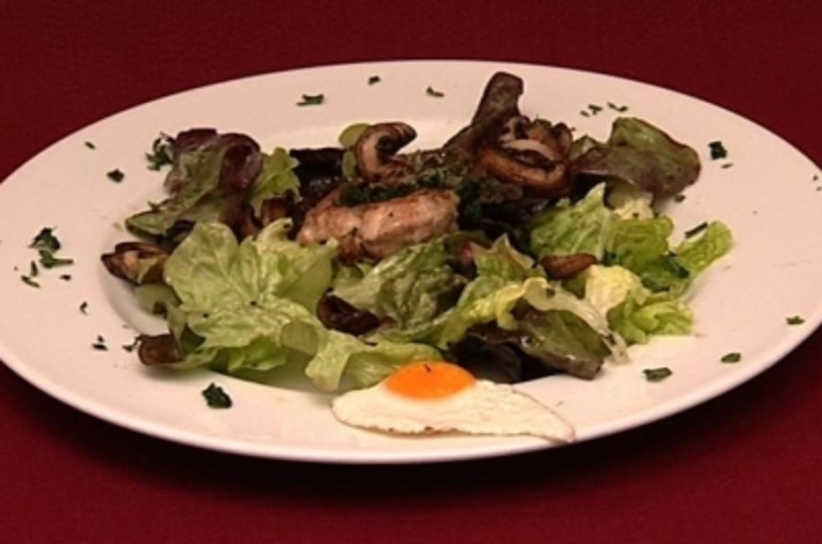 Wachtelbrust rosa gebraten auf Winzersalat