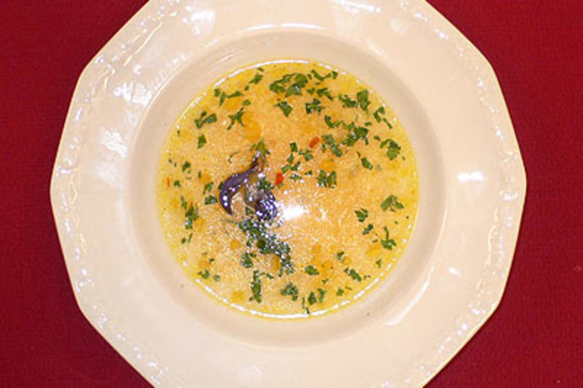 Klares Knoblauchsüppchen mit Sherry
