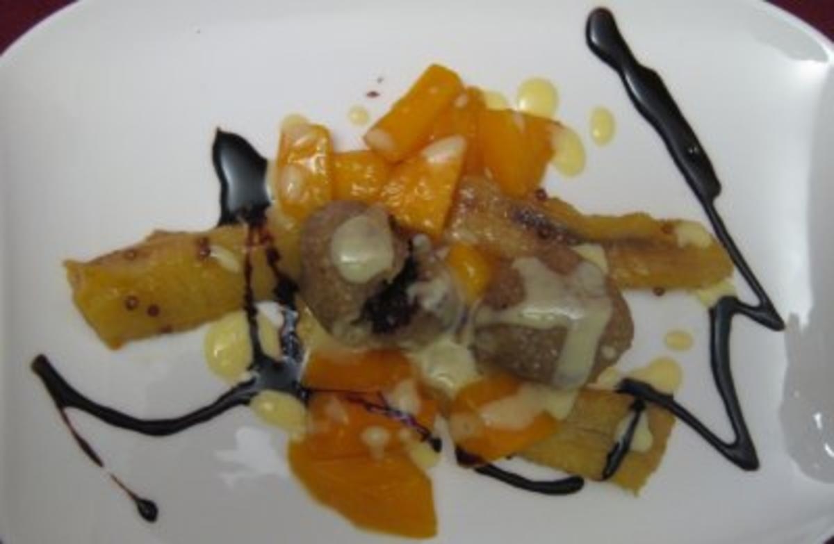 Sagobällchen mit Schoko-Füllung auf Mango-Bananen-Ragout