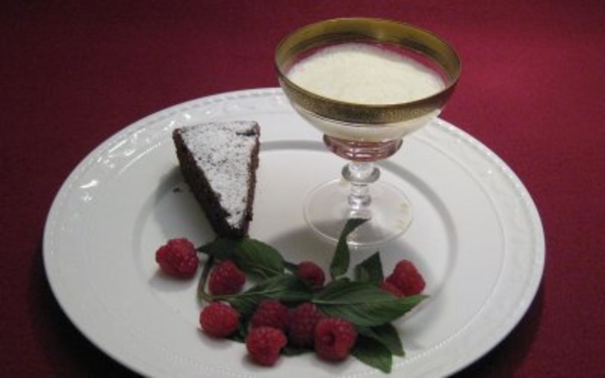 Sabayonne mit Himbeercoulis auf Schokotarte