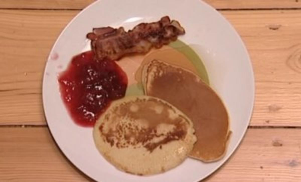 Pflaumen-Zimt-Eis und Honigkuchenturm