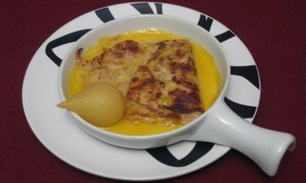 Crepes mit Haselnussfüllung und Birnenmousse