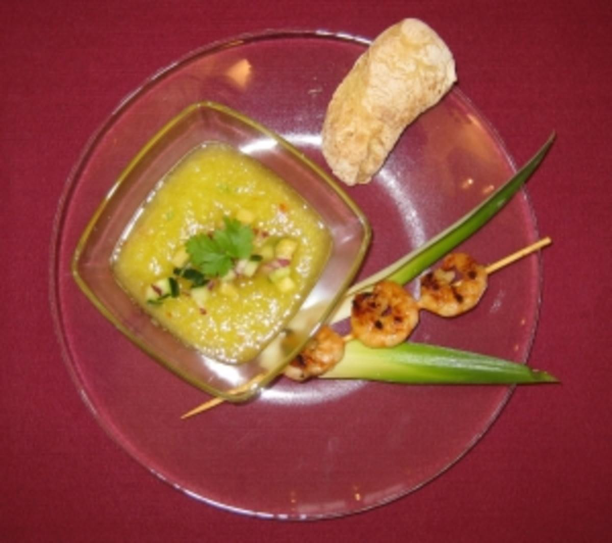 Ananas-Kaltschale mit Garnelen