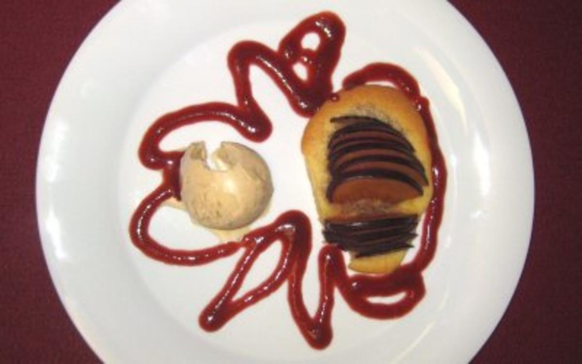 Pflaumentörtchen mit Armagnac-Zimt-Eis