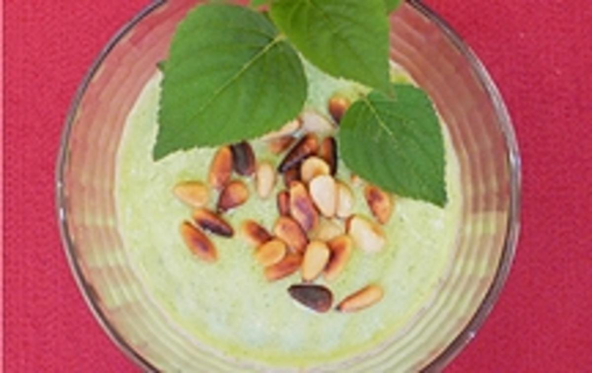 Kalte Gurkensuppe mit Koriander