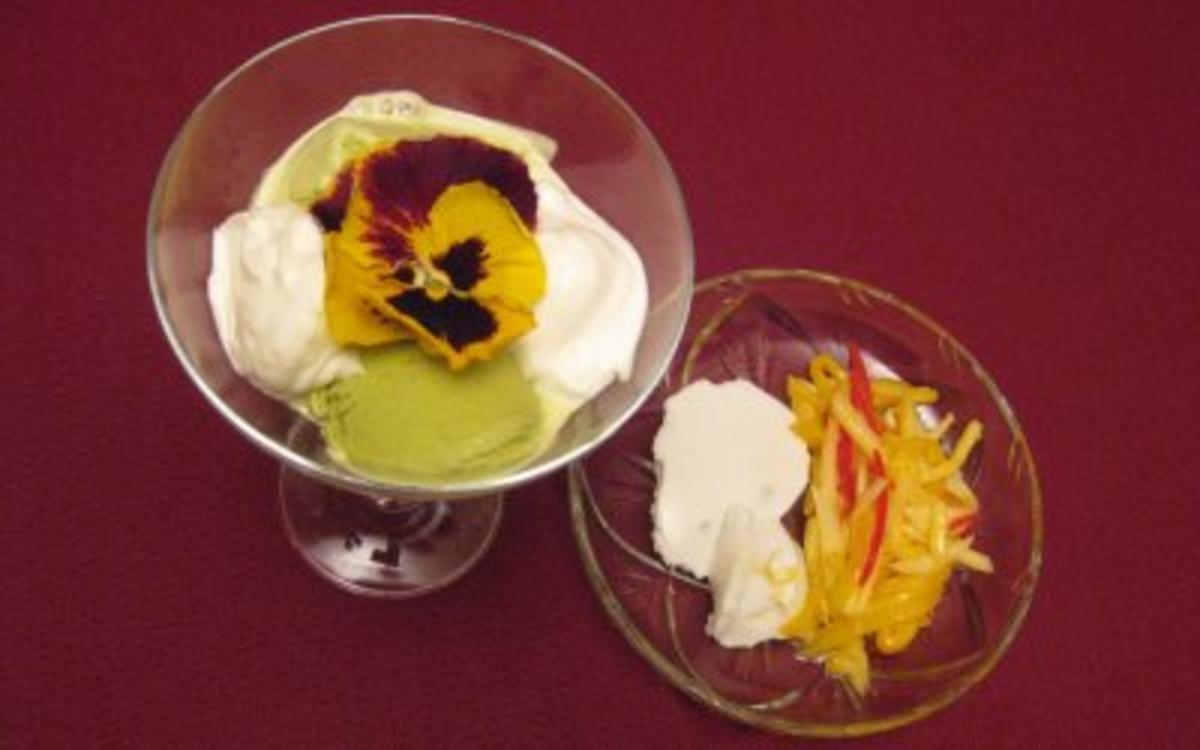 Mango-Chili-Spaghetti mit Zitronengras-Kokos-Kaltschale und Grüntee-Eis