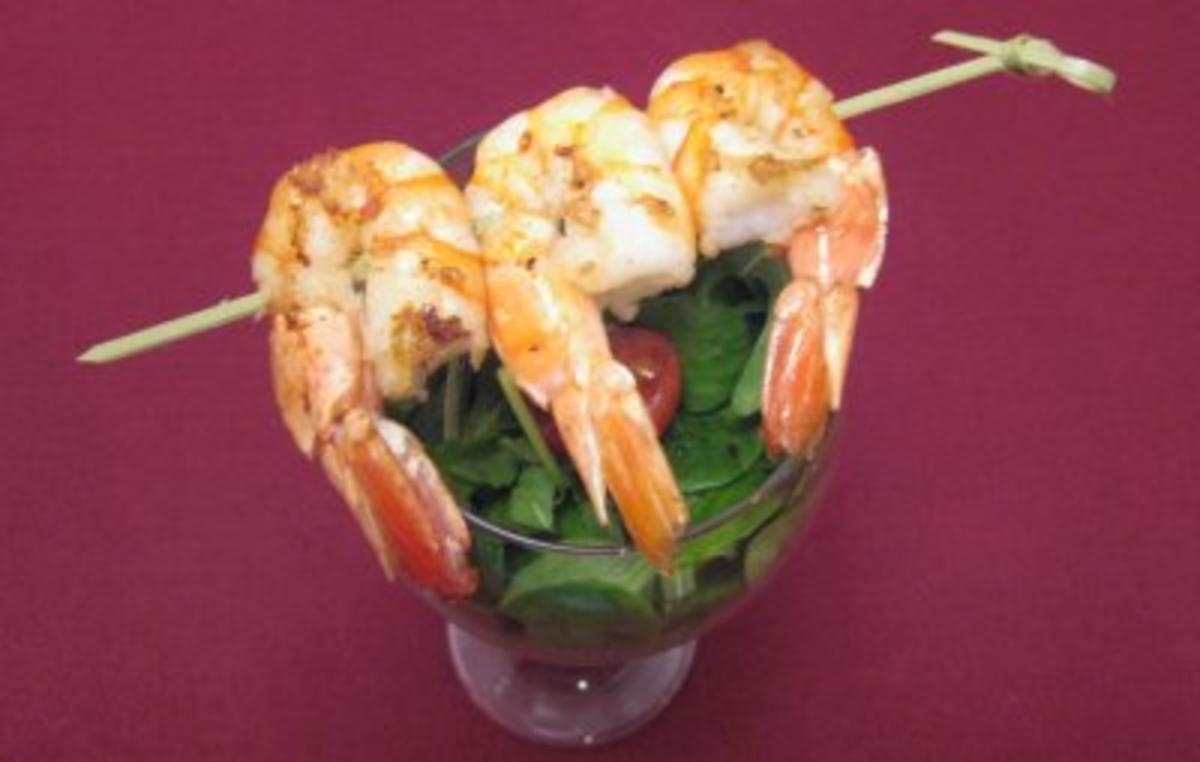 Gebratene Scampi auf Salatbett