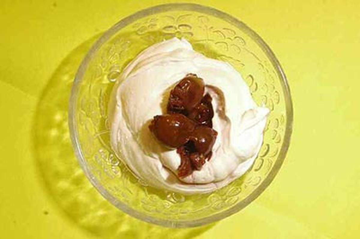 Magerquark mit Schattenmorellen