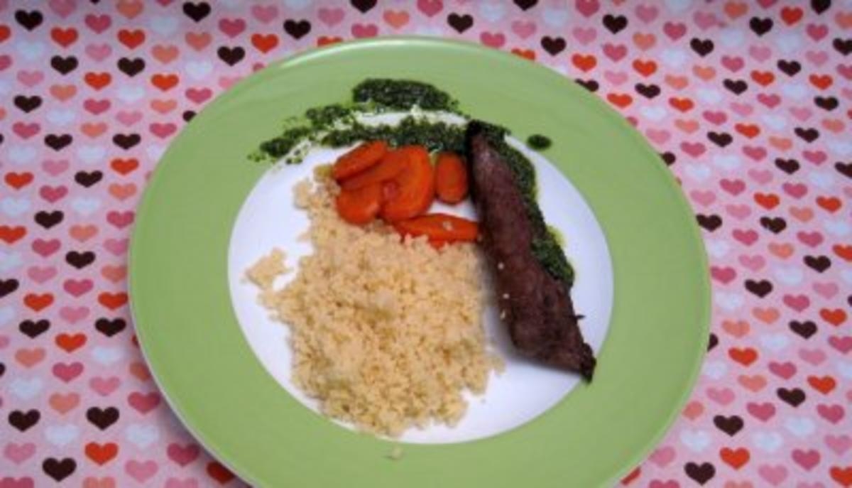 Lammfilet mit Minze, karamellisierten Karotten und Couscous