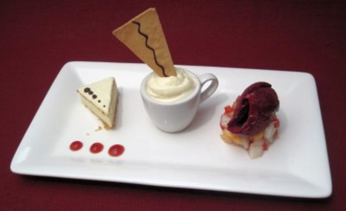 Cheesecake, Sorbet auf Fruchttaler und Tiramisu