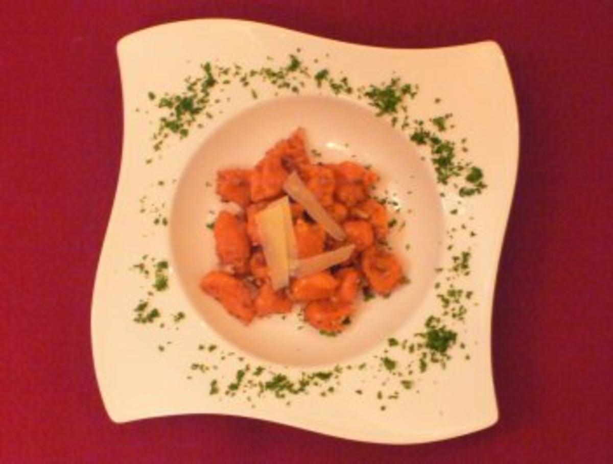 Selbst gemachte Kürbis-Gnocchi mit Parmesan oder frischem