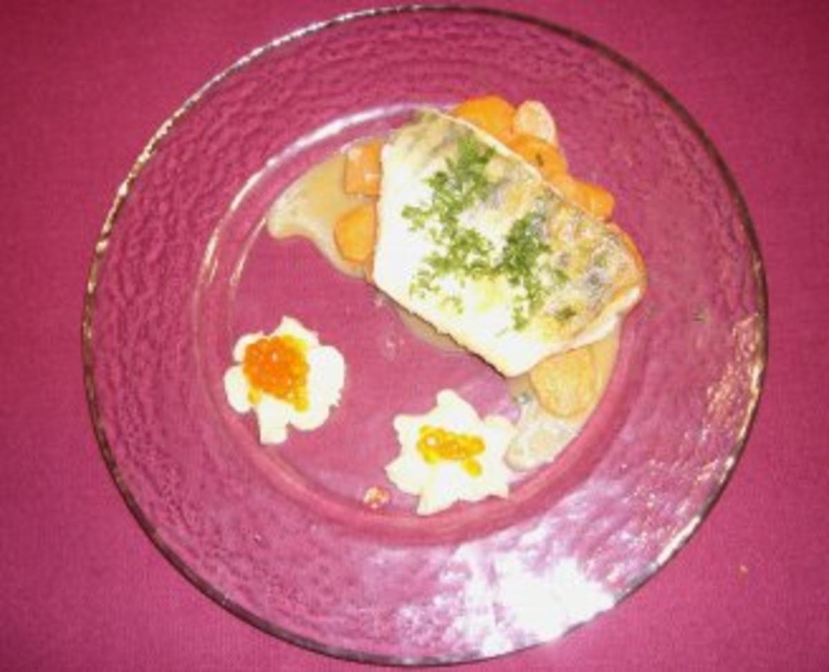 Gebratener Zander auf Koriander-Karottengemüse mit Parmesanpüree