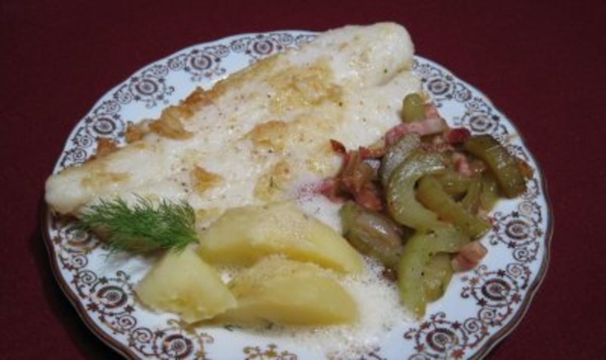 Fischfilet auf Schmorgurken-Gemüse an Dillschaum mit Kartoffeln