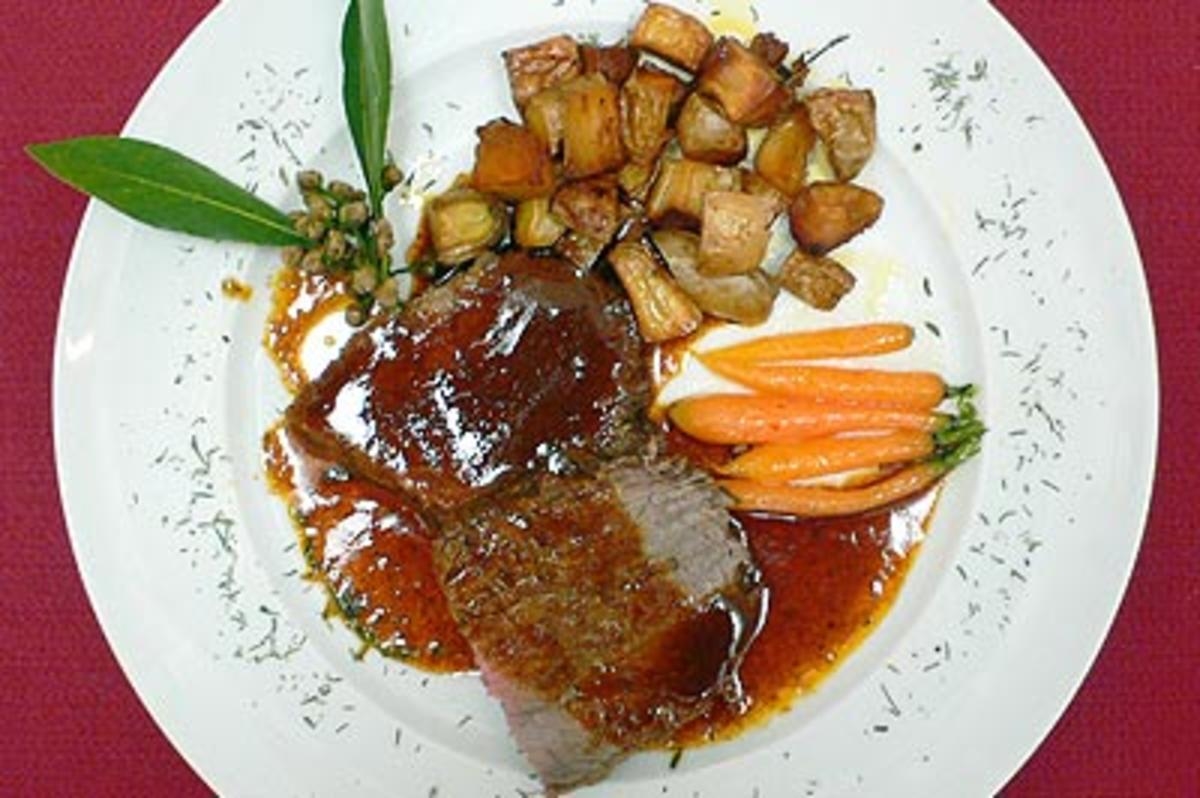 Rinderschmorbraten mit Ochsenschwanz-Soße -
