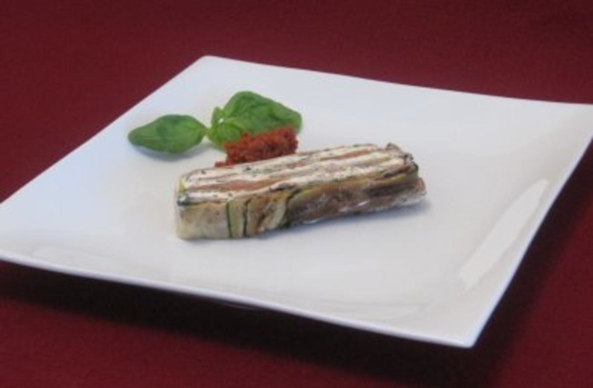 Frischkäse-Terrine mit geröstetem Gemüse