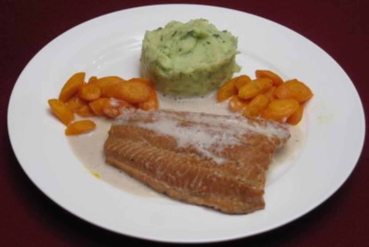 Hausgeräucherter Waller mit Vanillesahne und Lauchpüree