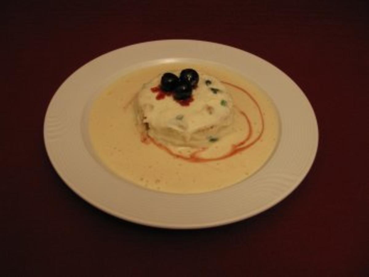 Torta di Ricotta auf Zabaione-Marsala-Creme an Amarena-Mousse-Spiegel