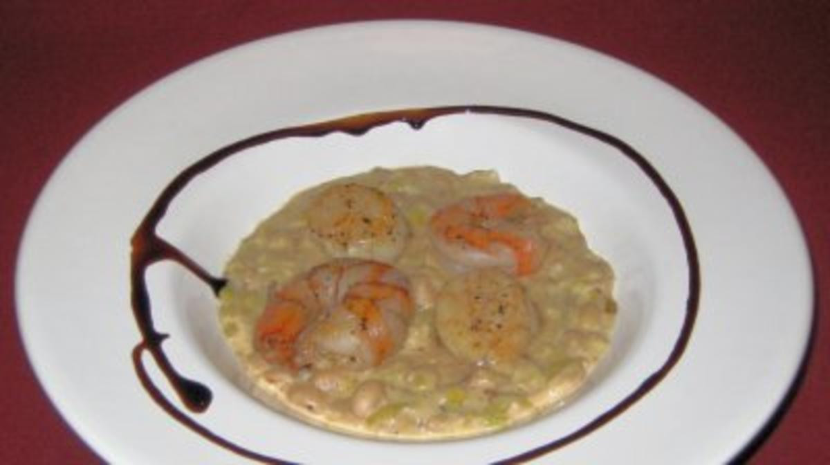 Bohnen-Lauch-Gemüse mit Jakobsmuscheln und Garnelen