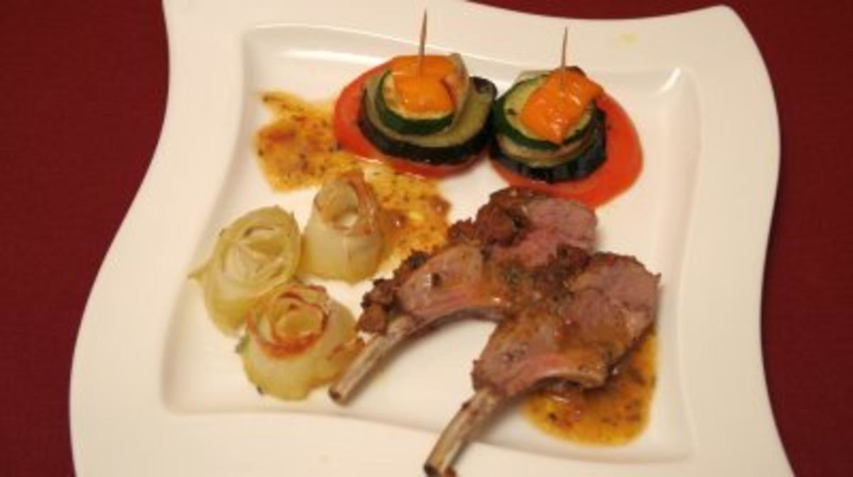 Lammkarree mit Tomaten-Olivenkruste, Ratatouille-Türmchen